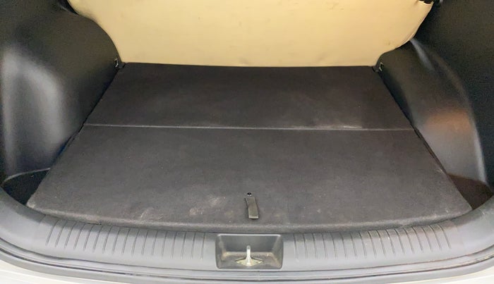 2018 Hyundai Creta SX PLUS 1.6 PETROL, Petrol, Manual, 28,287 km, Boot Inside