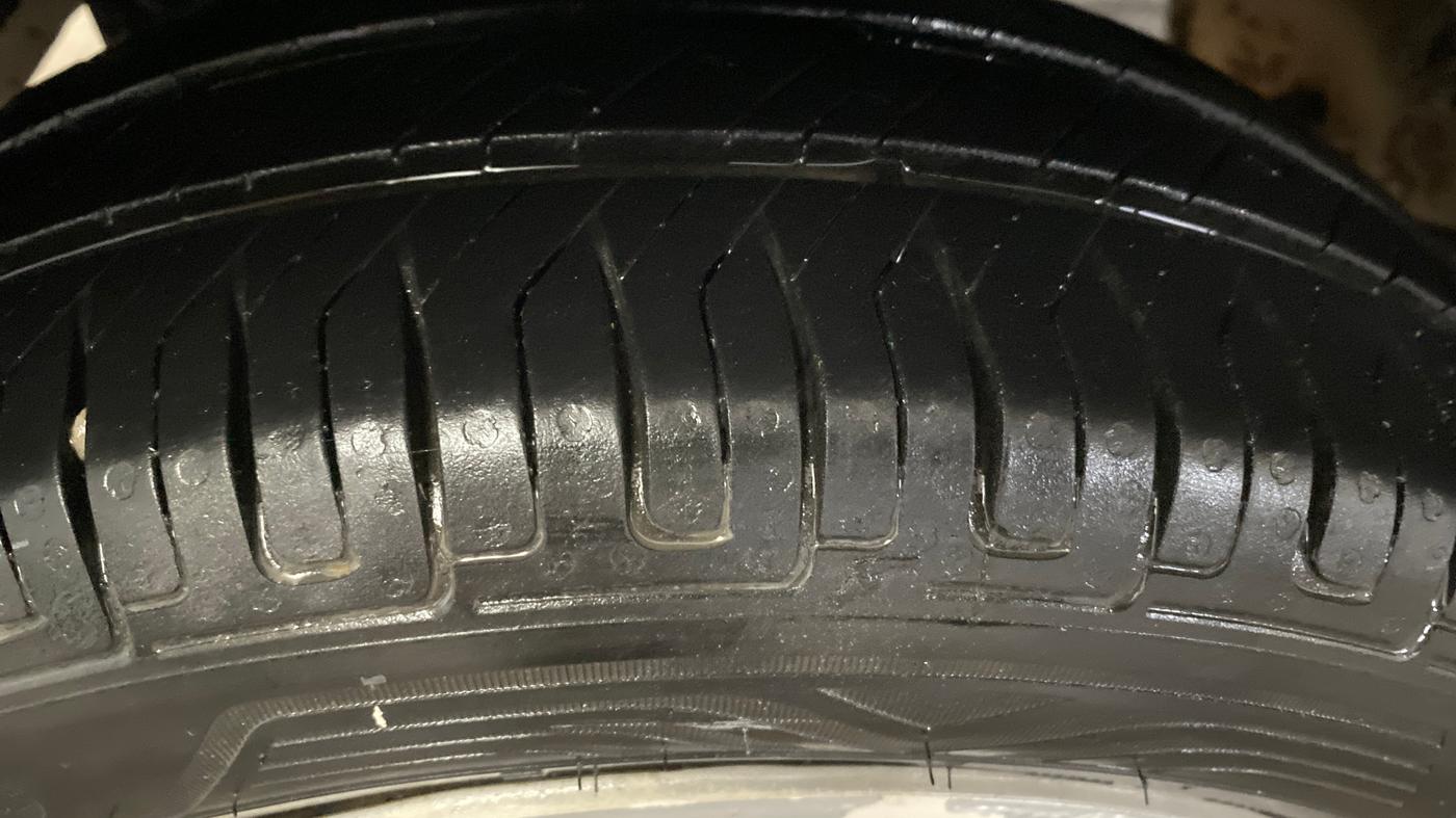 2015 Maruti Alto K10 VXI AMT, Petrol, Automatic, 85,113 km, Right Rear Tyre Tread