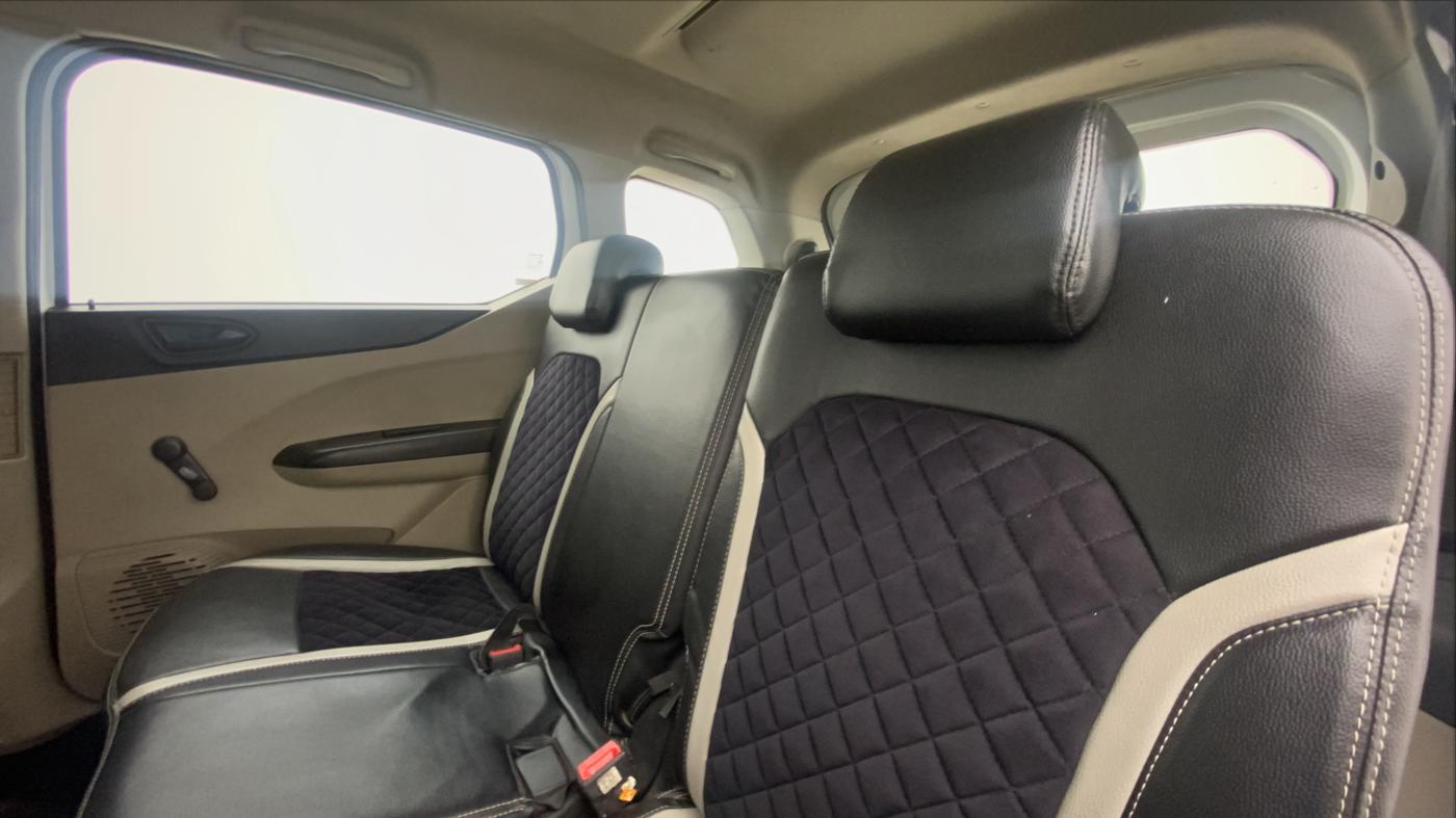 2020 Renault TRIBER 1.0 RXL PETROL, Petrol, Manual, 23,625 km, Right Side Rear Door Cabin
