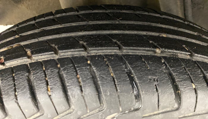 2017 Renault Kwid RXL, Petrol, Manual, 20,843 km, Right Rear Tyre Tread