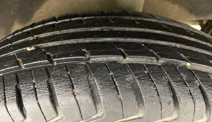 2017 Renault Kwid RXL, Petrol, Manual, 20,843 km, Left Rear Tyre Tread