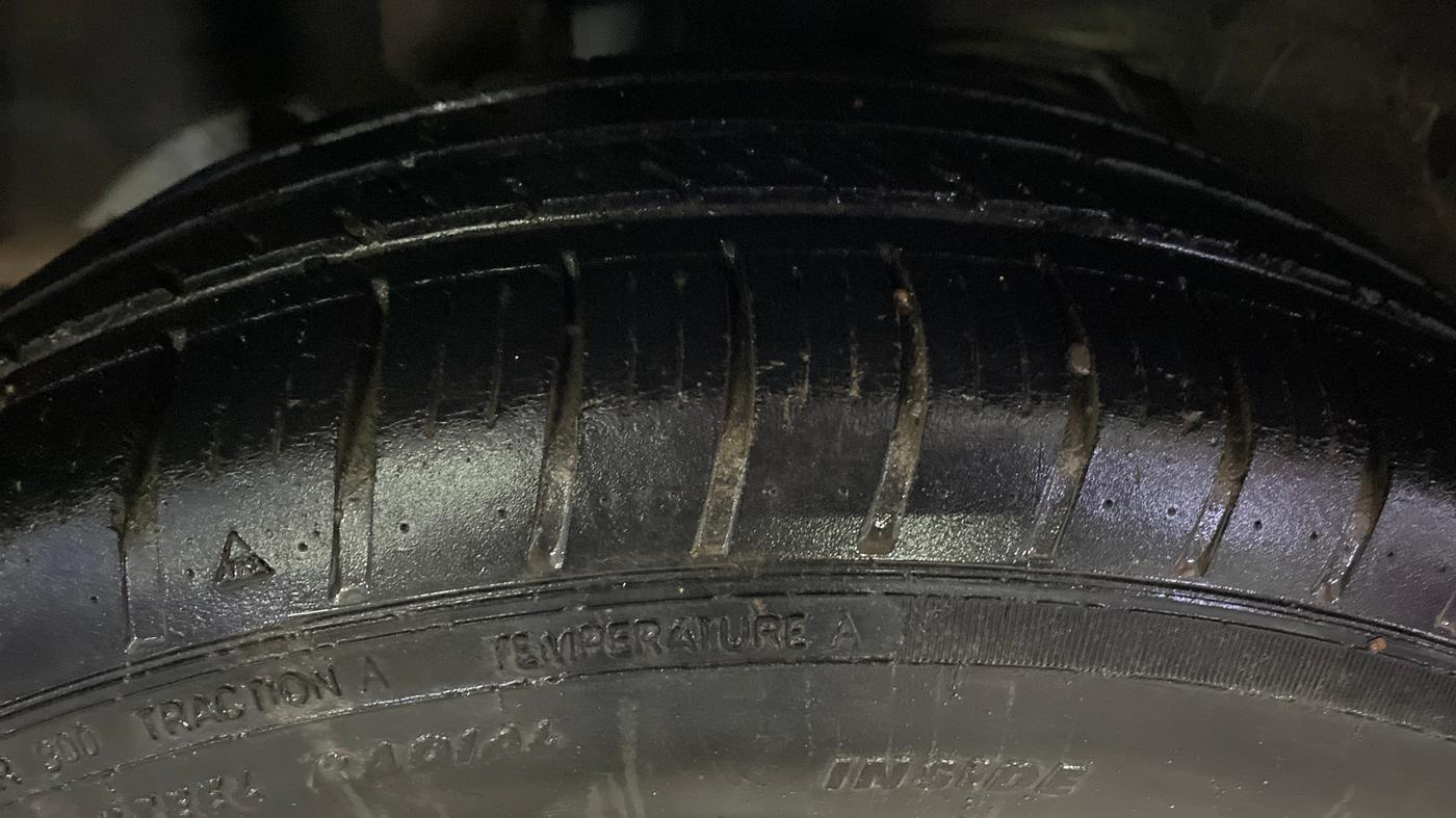 2015 Ford Figo Aspire TITANIUM PLUS 1.2 PETROL, Petrol, Manual, 73,930 km, Right Rear Tyre Tread