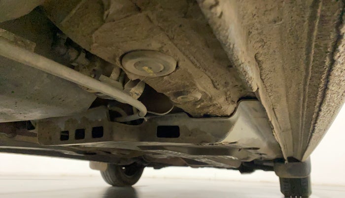 2017 Volkswagen Polo COMFORTLINE 1.2L, Petrol, Manual, 72,894 km, Right Side Underbody