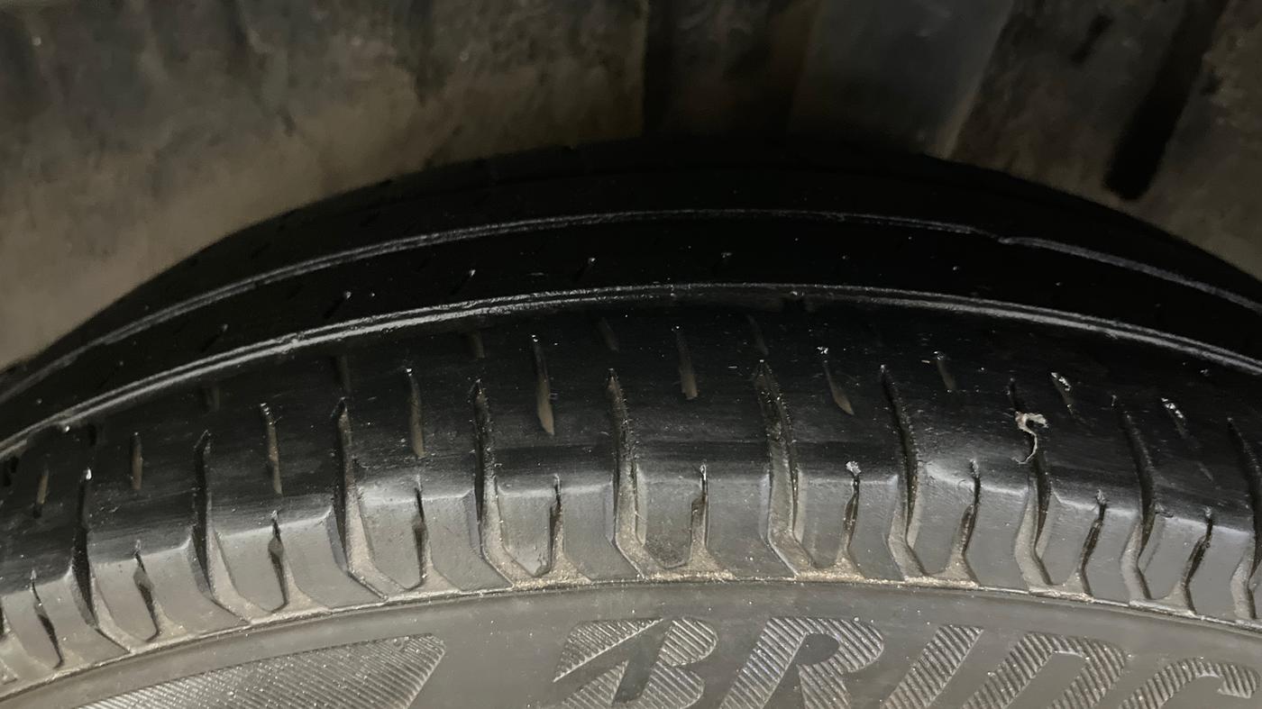 2019 Renault TRIBER RXZ, CNG, Manual, 31,175 km, Left Rear Tyre Tread