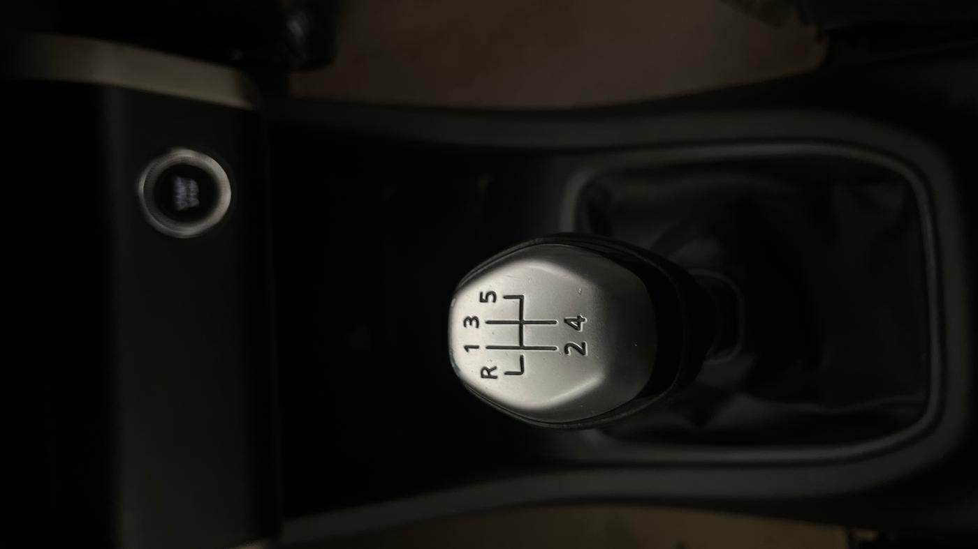 2019 Renault TRIBER RXZ, CNG, Manual, 31,175 km, Gear Lever