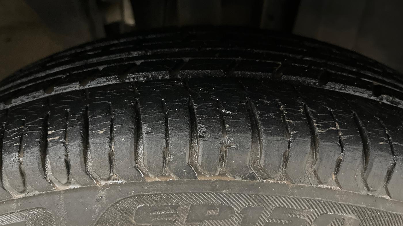 2019 Renault TRIBER RXZ, CNG, Manual, 31,175 km, Right Front Tyre Tread