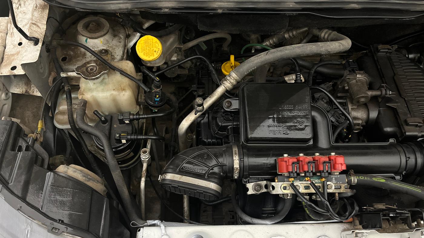 2019 Renault TRIBER RXZ, CNG, Manual, 31,175 km, Engine View - Right