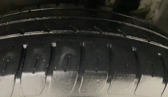 2019 Maruti Dzire VXI, Petrol, Manual, 42,795 km, Left Rear Tyre Tread