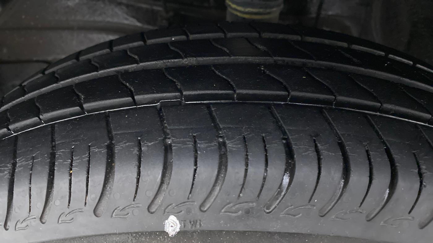 2019 Maruti S PRESSO VXI PLUS, Petrol, Manual, 22,080 km, Left Front Tyre Tread
