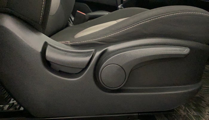 2019 Hyundai Creta SX AT 1.6 PETROL, Petrol, Automatic, 39,864 km, Driver Side Adjustment Panel