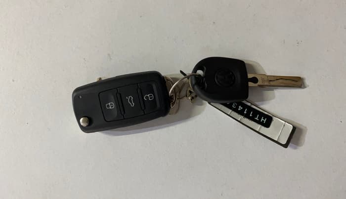 2017 Volkswagen Ameo COMFORTLINE 1.2L, Petrol, Manual, 95,386 km, Key Close Up