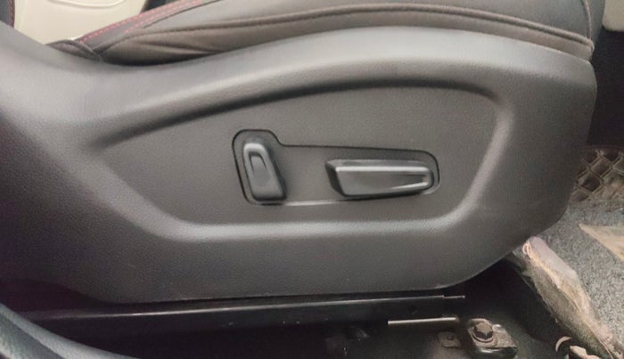 2022 KIA SELTOS GTX (O) 1.4, Petrol, Manual, 35,856 km, Driver Side Adjustment Panel