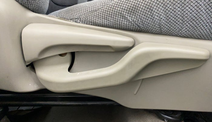 2015 Toyota Etios Liva G, Petrol, Manual, 1,22,598 km, Driver Side Adjustment Panel