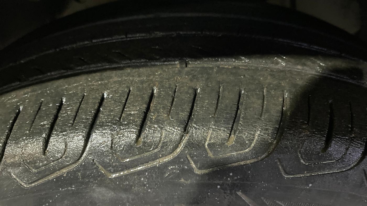 2017 Ford Ecosport TITANIUM 1.5L DIESEL, Diesel, Manual, 1,08,016 km, Left Front Tyre Tread
