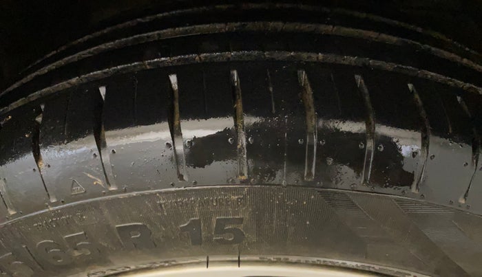 2021 Maruti Swift ZXI, Petrol, Manual, 30,386 km, Right Front Tyre Tread