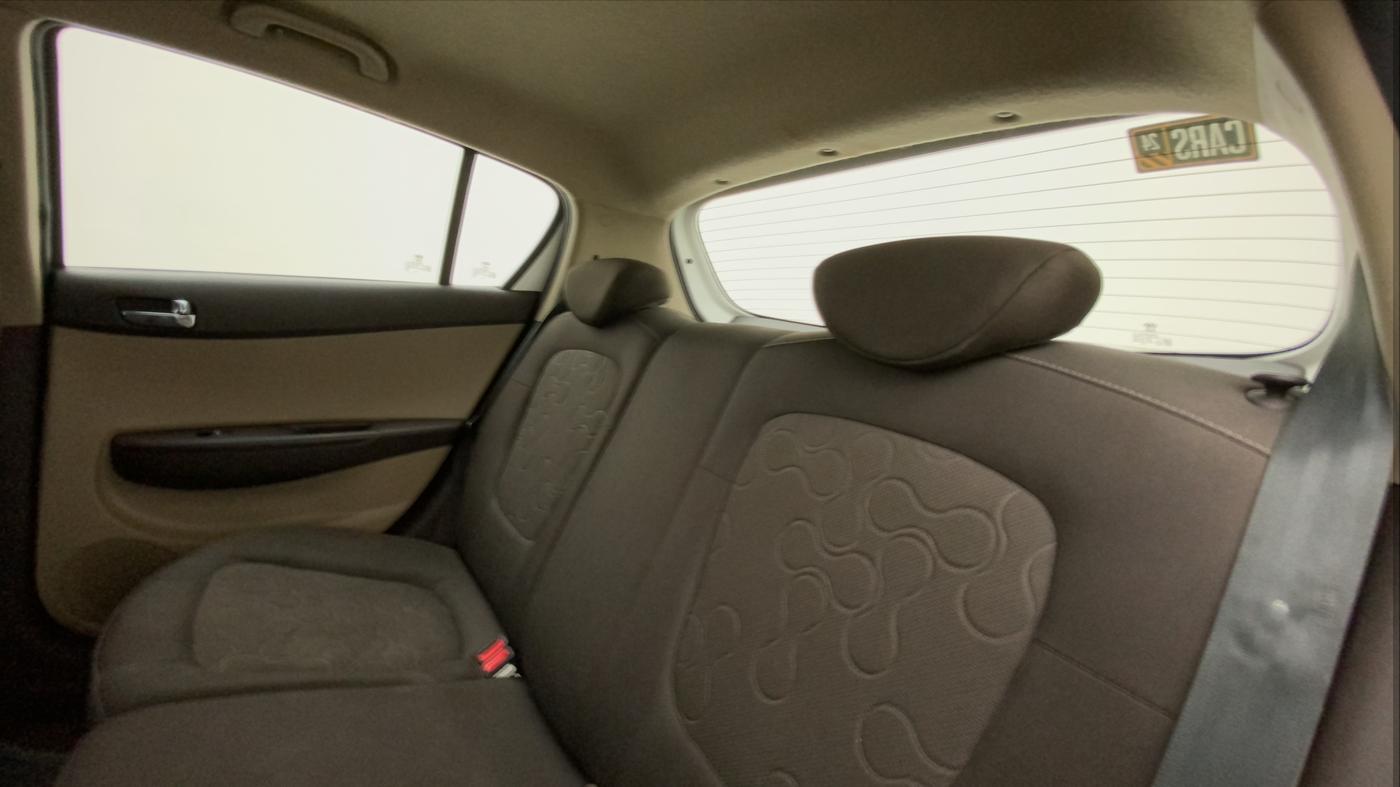 2011 Hyundai i20 SPORTZ (O) 1.2, Petrol, Manual, 75,189 km, Right Side Rear Door Cabin
