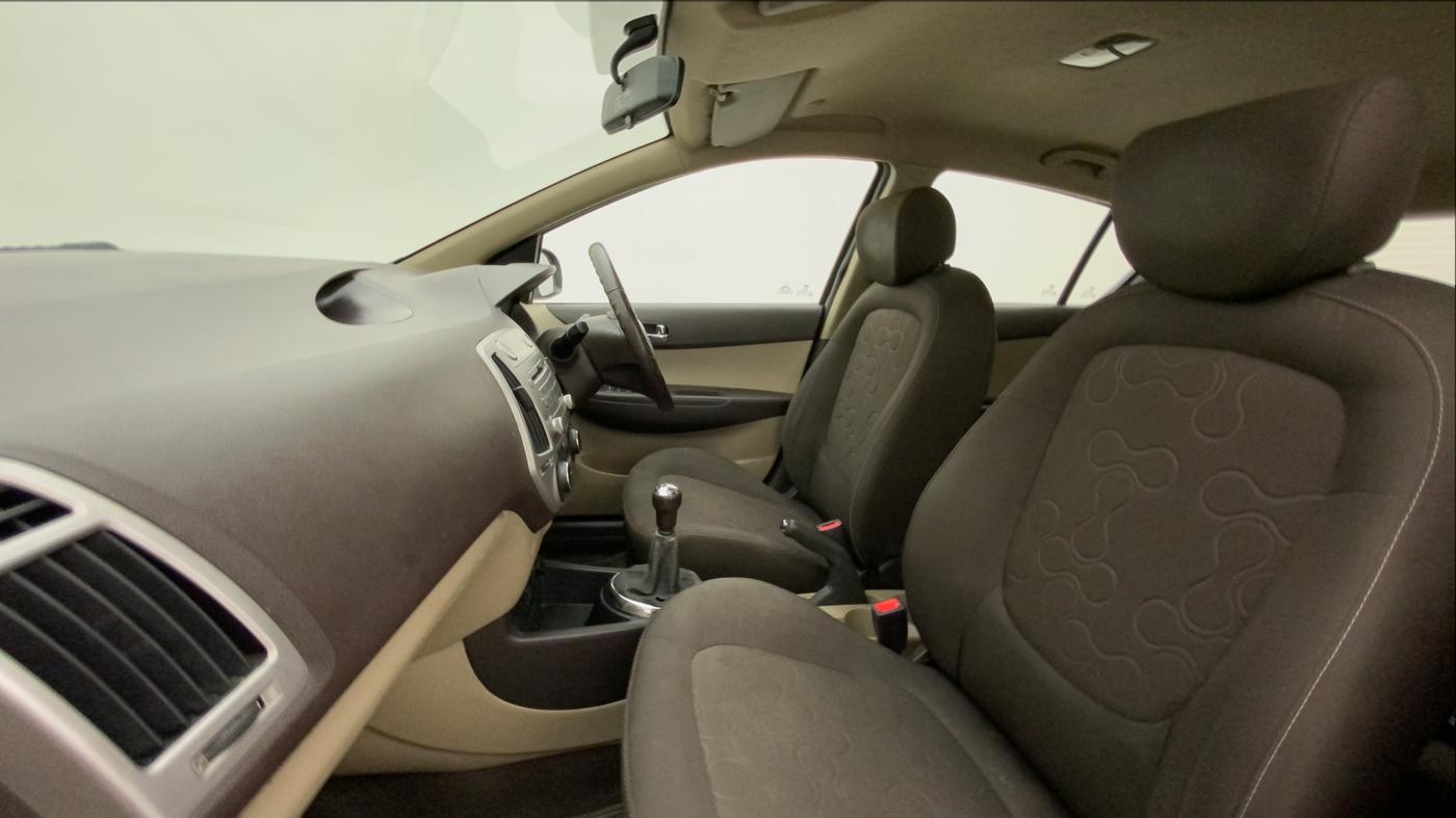 2011 Hyundai i20 SPORTZ (O) 1.2, Petrol, Manual, 75,189 km, Right Side Front Door Cabin