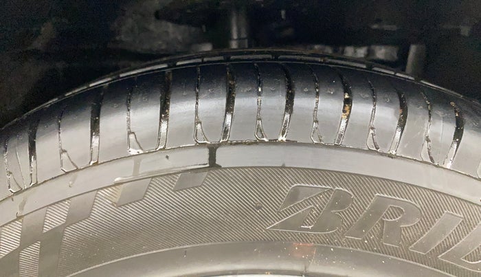 2018 Maruti Ciaz ZETA 1.4  MT PETROL, Petrol, Manual, 33,469 km, Right Front Tyre Tread