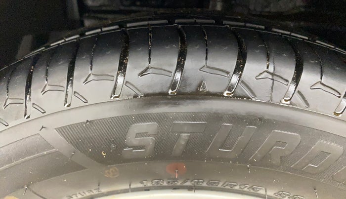 2018 Maruti Ciaz ZETA 1.4  MT PETROL, Petrol, Manual, 33,469 km, Left Front Tyre Tread