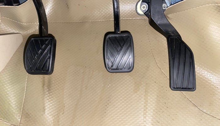 2018 Maruti Ciaz ZETA 1.4  MT PETROL, Petrol, Manual, 33,469 km, Pedals