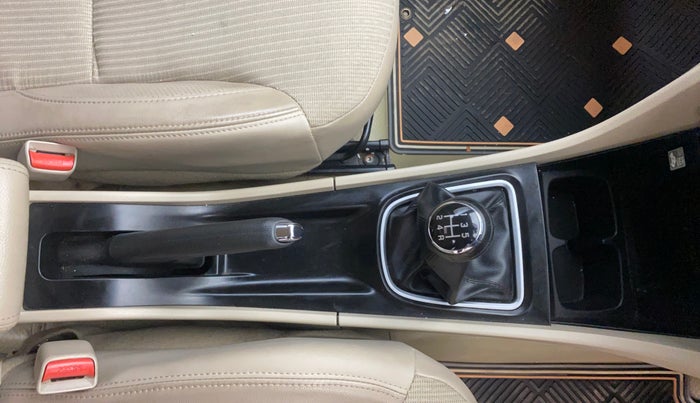 2018 Maruti Ciaz ZETA 1.4  MT PETROL, Petrol, Manual, 33,469 km, Gear Lever