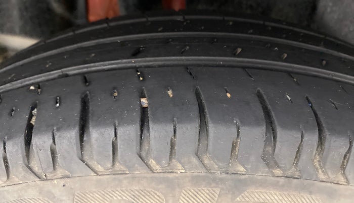 2020 Maruti Swift VXI, Petrol, Manual, 30,992 km, Right Rear Tyre Tread