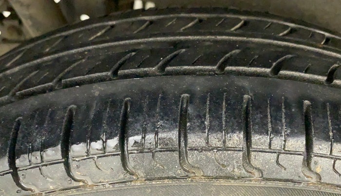 2012 Maruti Wagon R 1.0 LXI CNG, CNG, Manual, 96,652 km, Right Rear Tyre Tread