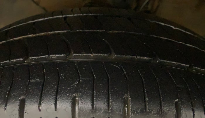 2016 Hyundai Elite i20 SPORTZ 1.2, Petrol, Manual, 89,473 km, Left Front Tyre Tread