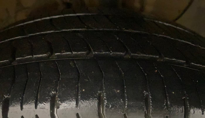 2016 Hyundai Elite i20 SPORTZ 1.2, Petrol, Manual, 89,473 km, Right Front Tyre Tread