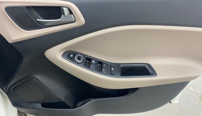 2016 Hyundai Elite i20 SPORTZ 1.2, Petrol, Manual, 89,473 km, Driver Side Door Panels Control