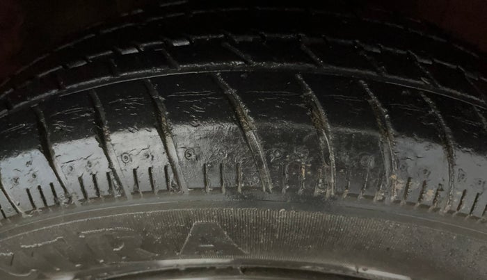 2016 Maruti Celerio ZXI AMT (O), Petrol, Automatic, 32,215 km, Right Front Tyre Tread