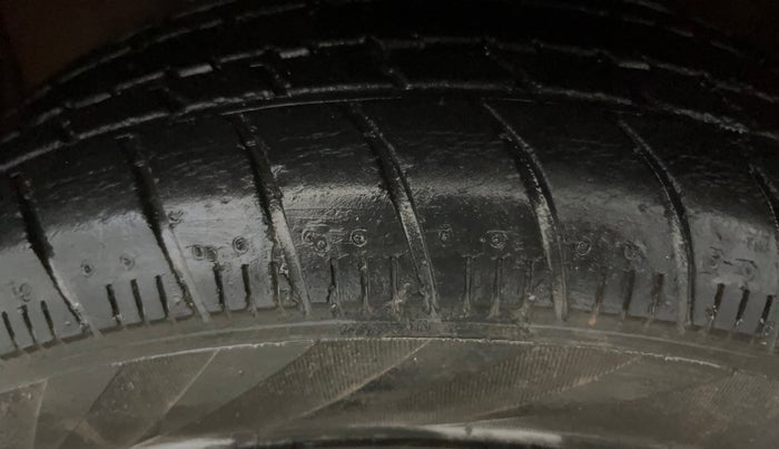 2016 Maruti Celerio ZXI AMT (O), Petrol, Automatic, 32,215 km, Left Front Tyre Tread