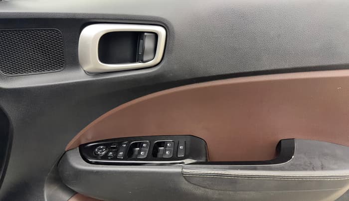 2019 Hyundai VENUE SX PLUS 1.0 TURBO DCT, Petrol, Automatic, 41,048 km, Driver Side Door Panels Control
