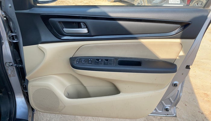 2020 Honda Amaze 1.2L I-VTEC S, CNG, Manual, 65,296 km, Driver Side Door Panels Control