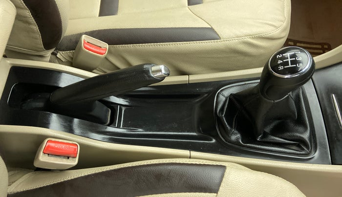 2015 Maruti Ciaz ZDI, Diesel, Manual, 62,245 km, Gear Lever