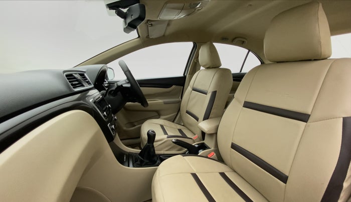 2015 Maruti Ciaz ZDI, Diesel, Manual, 62,245 km, Right Side Front Door Cabin