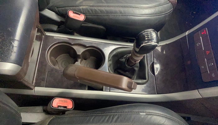 2015 Mahindra XUV500 W8, Diesel, Manual, 1,16,382 km, Gear Lever