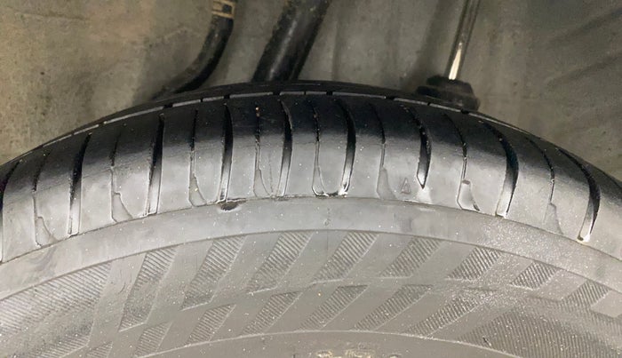 2016 Honda Amaze 1.5L I-DTEC E, Diesel, Manual, 92,676 km, Left Rear Tyre Tread