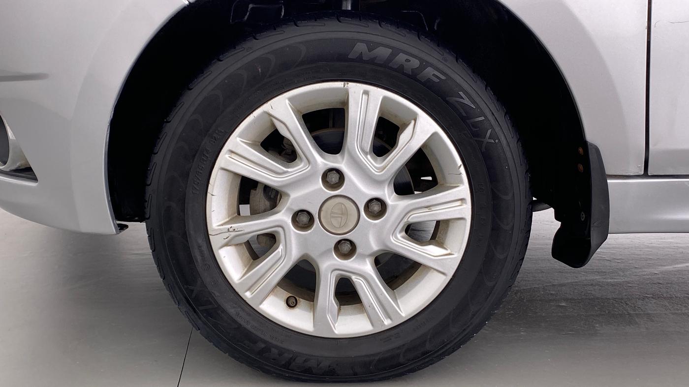 2017 Tata Tiago XZ 1.2 REVOTRON, Petrol, Manual, 52,711 km, Left Front Wheel