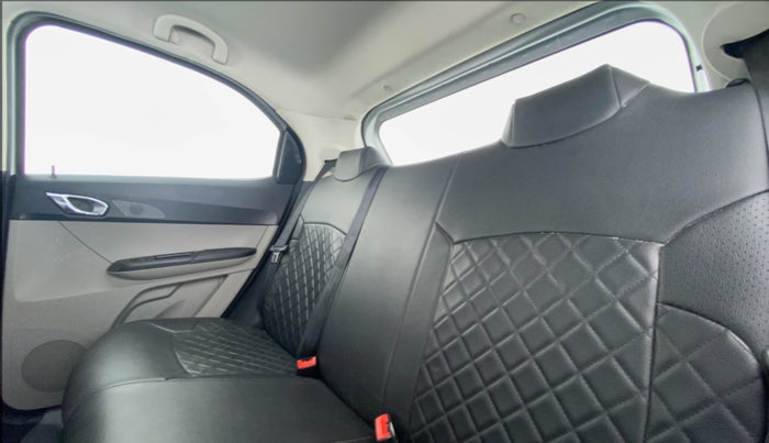 2017 Tata Tiago XZ 1.2 REVOTRON, Petrol, Manual, 52,711 km, Right Side Rear Door Cabin