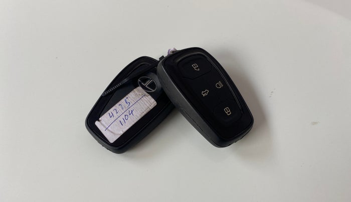 2021 Tata ALTROZ XT PETROL, Petrol, Manual, 34,077 km, Key Close Up