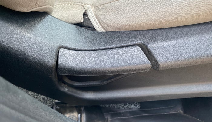 2021 Hyundai VENUE S 1.2, Petrol, Manual, 34,827 km, Driver Side Adjustment Panel