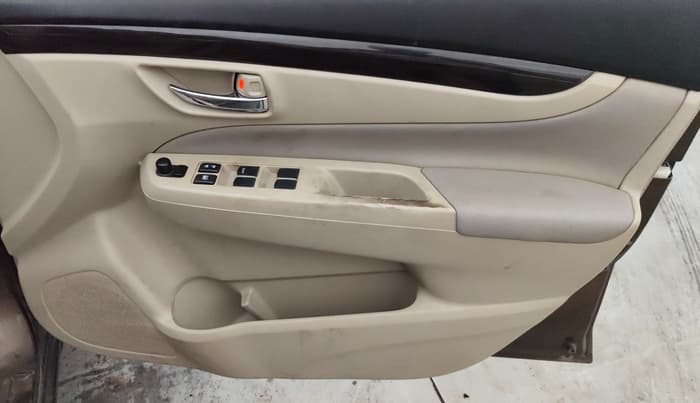 2017 Maruti Ciaz ZDI SHVS, Diesel, Manual, 74,544 km, Driver Side Door Panels Control