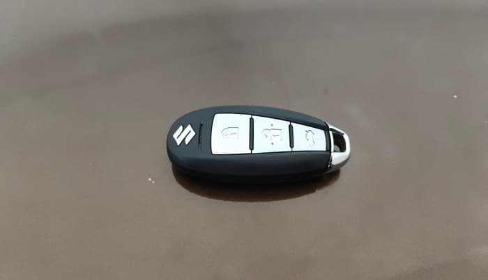 2017 Maruti Ciaz ZDI SHVS, Diesel, Manual, 74,544 km, Key Close Up