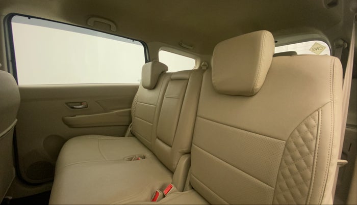 2022 Maruti Ertiga ZXI (O) CNG, CNG, Manual, 20,619 km, Right Side Rear Door Cabin