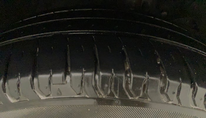 2022 Maruti Ertiga ZXI (O) CNG, CNG, Manual, 20,619 km, Right Rear Tyre Tread