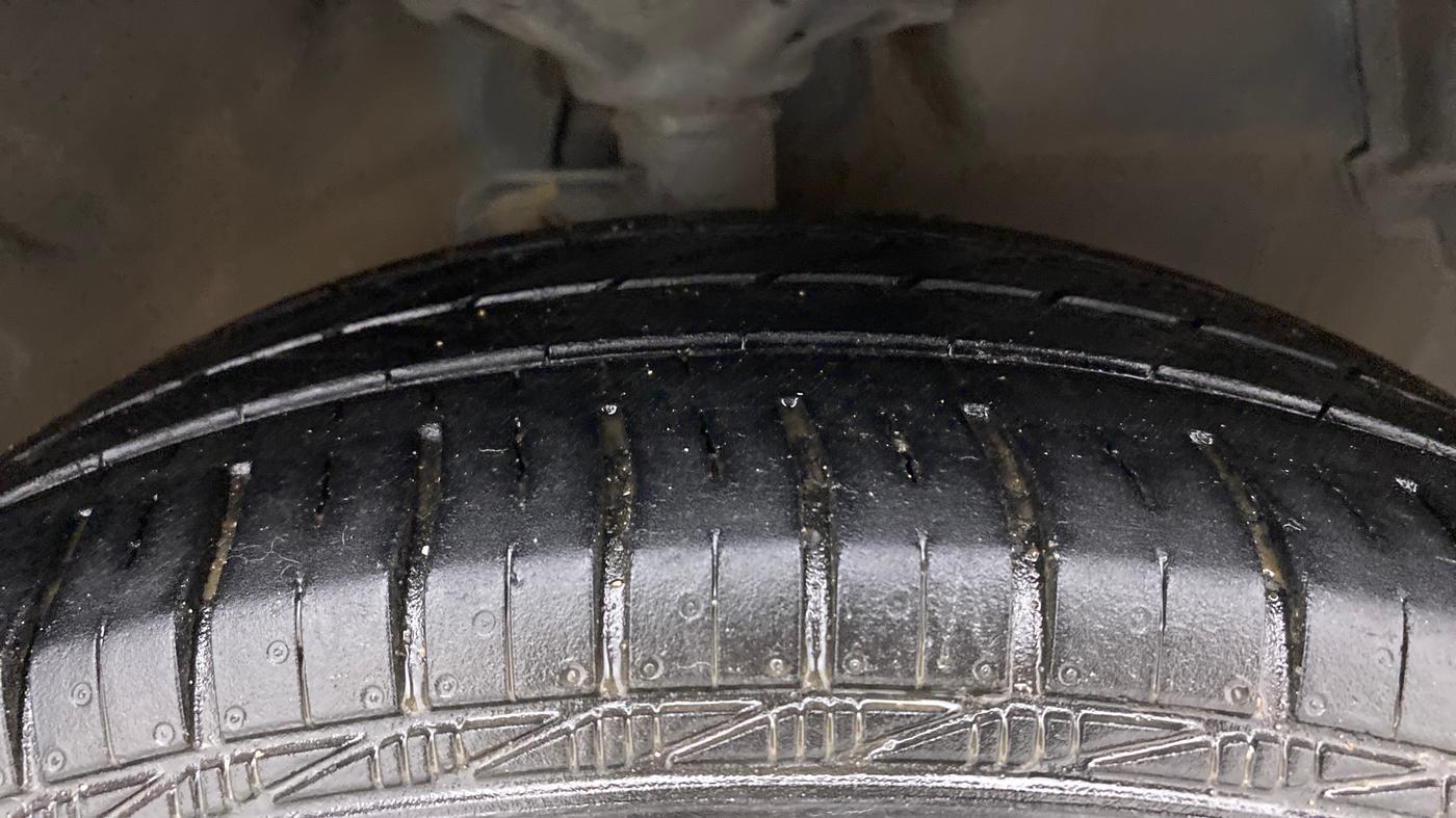 2018 Maruti Celerio VXI AMT (O), Petrol, Automatic, 67,906 km, Right Front Tyre Tread