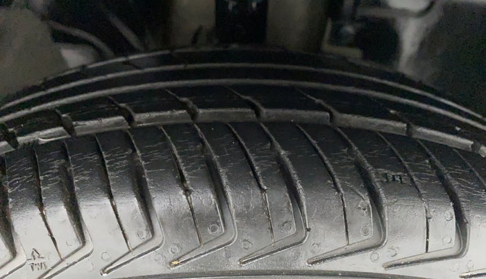2019 Renault Kwid 1.0 RXT Opt, Petrol, Manual, 31,698 km, Right Front Tyre Tread
