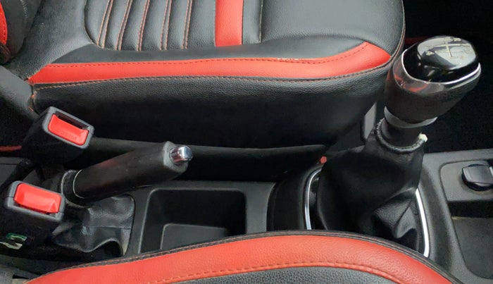 2019 Renault Kwid 1.0 RXT Opt, Petrol, Manual, 31,698 km, Gear Lever