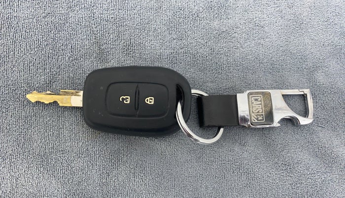 2019 Renault Kwid 1.0 RXT Opt, Petrol, Manual, 31,698 km, Key Close Up